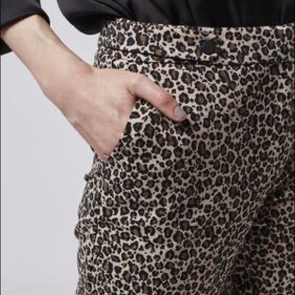 TOPSHOP Leopard Cigarette Trousers - Picture 3 of 11
